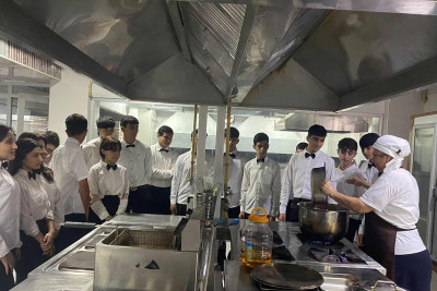 Peşə Təhsil Mərkəzinin tələbələri hoteldə ekskursiya keçiblər