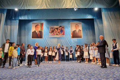 Təhsildə yüksək uğurlar qazanmış Sumqayıt məzunları ilə görüş keçirilib