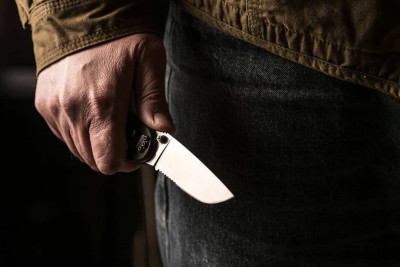 Evə gec gəlmiş bacısını bıçaqlayaraq öldürən şəxsə hökm oxunub