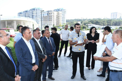Deputat Tahir Mirkişili sakinləri narahat edən məsələləri dinləyib