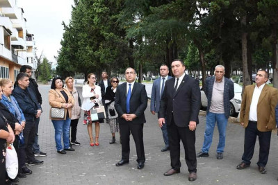 YAP sədri və deputat sakinlərlə görüşüblər