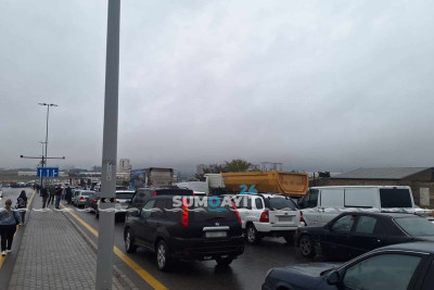 Bakı-Sumqayıt: yolun bağlanması tıxaca səbəb olub
