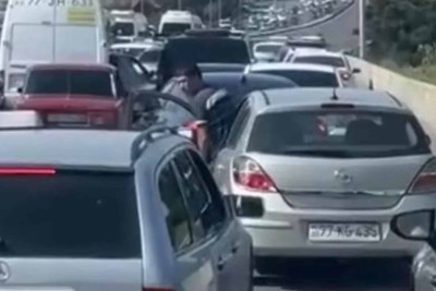 Bakı-Sumqayıt yolunda tıxac yaranıb