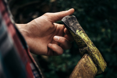 Mülkə görə bacısını baltalayan qadının apellyasiyası rədd edilib