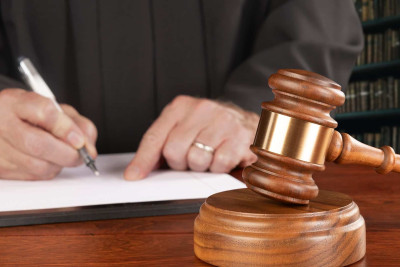 “Səni direktor təyin edəcəyəm” deyərək qadının on minlərlə pulunu mənimsəyiblər