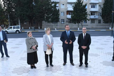 YAP-nin sədri və deputat sakinlərin problemlərini dinləyiblər