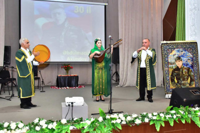 Aprel döyüşlərinin şəhidi Əbdülməcid Axundovun 30 illiyi qeyd edilib