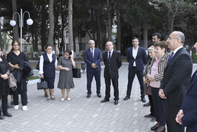 YAP-nin sədri sakinlərin təkliflərini dinləyib