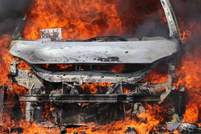 Sumqayıtda “Hyundai” markalı maşın yanıb