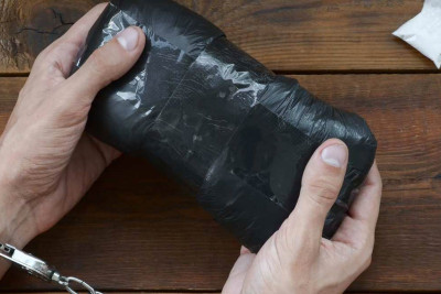 Keçmiş məhkumdan narkotik götürülüb