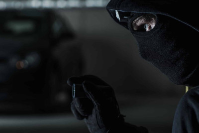 Sumqayıtda avtomobil hissələri oğurlanıb