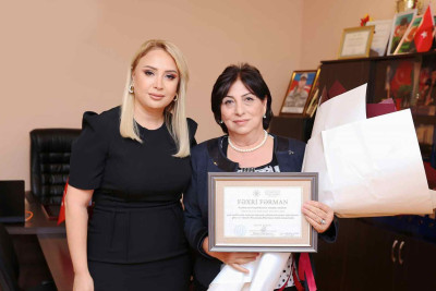 Ömrünün 45 ilini Sumqayıt təhsilinə həsr etmiş müəllim mükafatlandırılıb