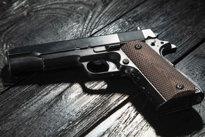 Saray qəsəbəsi: kişidə odlu silah aşkarlanıb