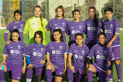 Qız futbolçularımız təəccübləndirməyə davam edirlər