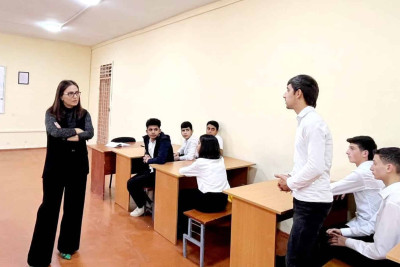 Peşə Təhsil Mərkəzində tələbələrlə müzakirələr aparılıb
