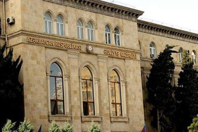 Məşhur vəkil Ədliyyə Nazirliyini məhkəməyə verib