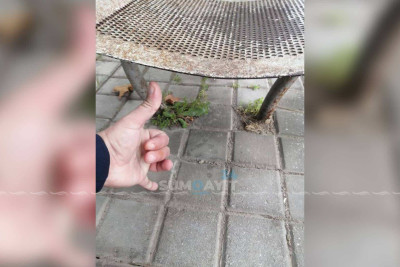 Avtobus dayanacağının “cırtdan” oturacağı