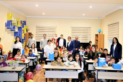 “ASAN xidmət”in könüllüləri sığınacaqdakı uşaqları sevindiriblər
