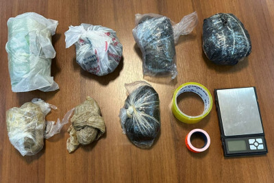 Saray polisi narkotik alverçisini saxlayıb