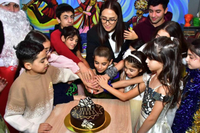 Xüsusi qayğıya ehtiyacı olan şagirdlərə bayram şənliyi keçirilib