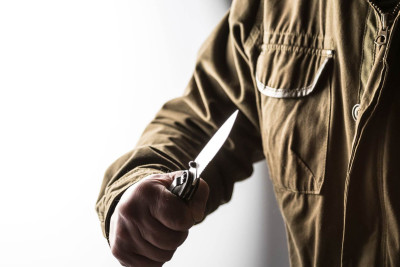 22 yaşlı gənc bıçaqlanıb, qohumu şübhəli bilinir