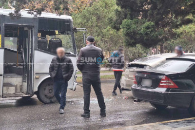 Sumqayıtda avtobus “Toyota”nı vurub