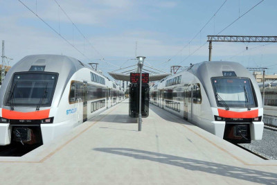 Sürət qatarlarında bir neçə dəqiqəlik gecikmə olub