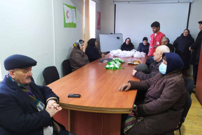 Xeyirxah insan ehtiyaclı ahıllara qurban payı verib