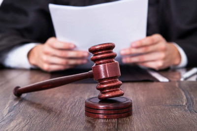 Şəhid anasını oğlunun sağ olmasına inandırıb, pulunu aldılar