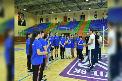İstedadlı voleybolçuları üzə çıxartmaq üçün düşərgə təşkil olunub