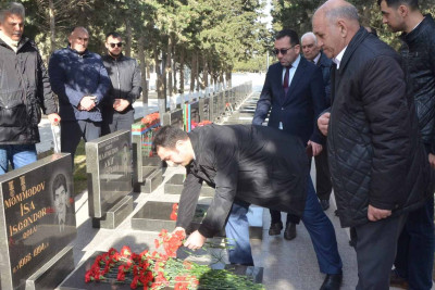 Şəhid İsa Məmmədovun xatirəsi məzarı önündə yad edilib
