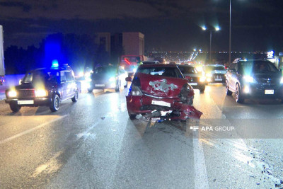 Bakı-Sumqayıt yolu: ara məsafəsi saxlamayan “Prius” qəza törədib