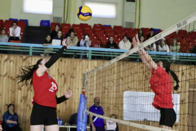 Voleybolçu qızlarımız “Lokomotiv” komandasına qarşı