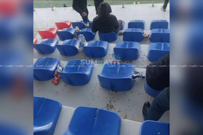 Açılış matçından sonra stadionda natəmizlik müşahidə olunub