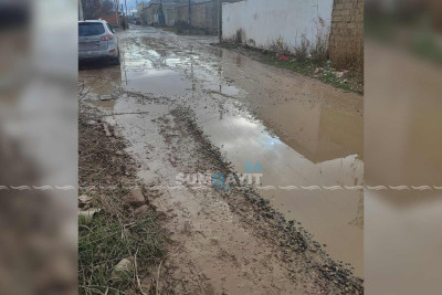 İnşaatçılar qəsəbəsində yollar asfaltsız qalıb