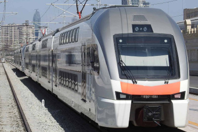 Sürət qatarı nasazlığa görə dayanmalı olub