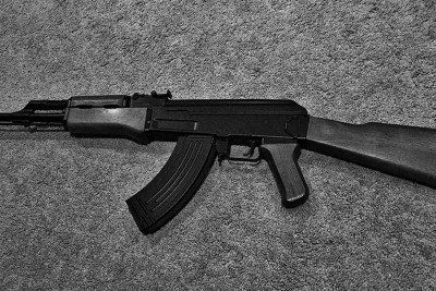 Keçmiş məhkumda “Kalaşnikov” tapılıb