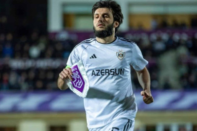 Debütü “Sumqayıt”la edən futbolçu yubiley oyununa çıxıb