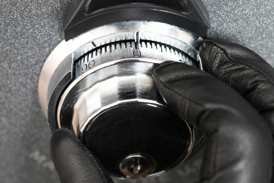 Sumqayıtda 28 min manatdan çox pul və qızıl üzük olan seyf oğurlanıb