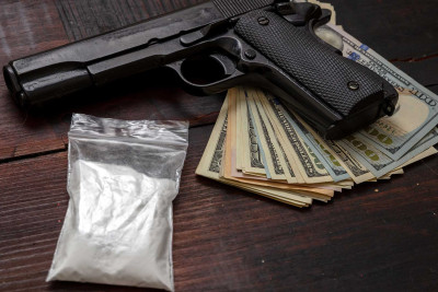 Sumqayıtda kişidən silah və narkotik götürülüb