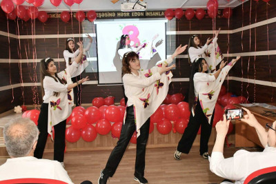 Tibb Kollecində qadınlara tədbir həsr edilib