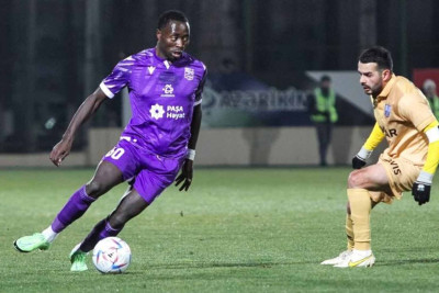 Burundili hücümçu “Sumqayıt”da qalır