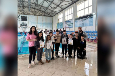 Kiçikyaşlı idmançılarımız üzgüçülük liqasında medallar qazanıblar