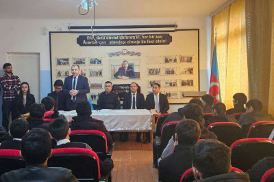 Sumqayıt Tibb Mərkəzinin direktoru kollektivi təbrik edib
