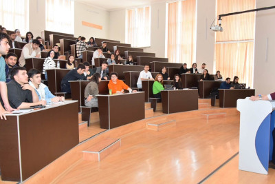 Sumqayıtda tələbələrə biznes və gəlir modellərinin yaradılmasından danışılıb