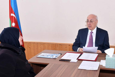 Şəhər rəhbəri sakinləri narahat edən məsələləri dinləyib