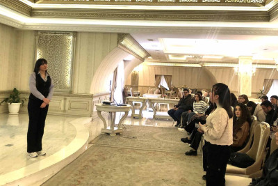 Loqoped gənclərin suallarını cavablandırıb