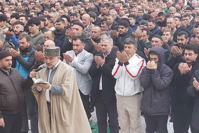 "Cümə" məscidində Bayram namazı qılınıb