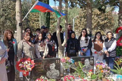 Peşə Təhsil Mərkəzinin kollektivi Aprel döyüşləri şəhidlərini yad ediblər