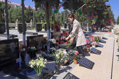 Aprel döyüşləri şəhidlərinin xatirəsi anılıb